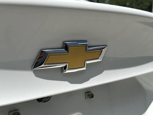 Used 2022 Chevrolet Malibu LT FWD image 16