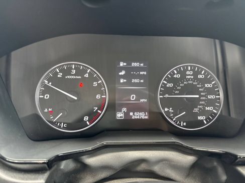 Used 2025 Subaru Outback Premium AWD/4WD image 11
