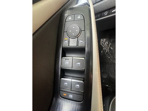 Used 2023 Nissan Rogue SL image 32