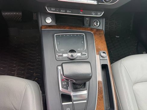 Used 2018 Audi Q5 2.0T Premium Plus w/ Premium Plus Package AWD/4WD image 12