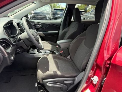 Used 2020 Jeep Cherokee Latitude FWD image 14