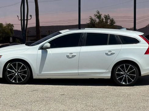 Used 2016 Volvo V60 T5 Premier w/ Convenience Package FWD image 5