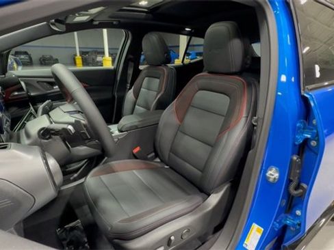 New 2026 Chevrolet Equinox EV RS image 11