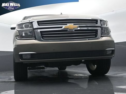 Used 2019 Chevrolet Suburban Premier RWD image 18