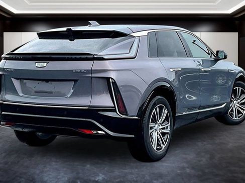 Certified 2025 Cadillac Lyriq Sport w/ LPO, Floor Liner Package AWD/4WD image 6