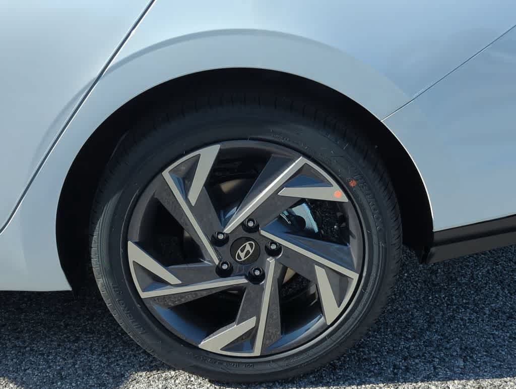 New 2026 Hyundai Elantra Limited FWD image 14