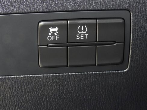 Used 2020 Toyota Yaris XLE FWD image 70