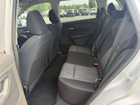Used 2024 Nissan Rogue SV FWD image 11