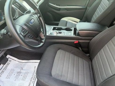 Used 2020 Ford Edge SE FWD image 10
