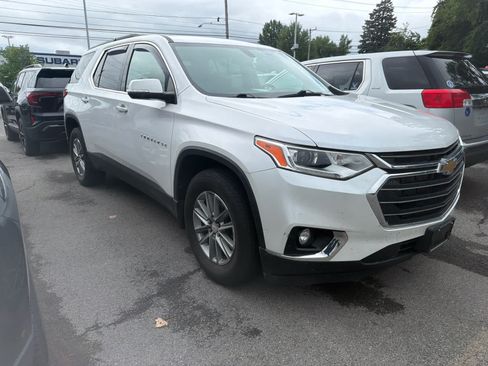 Used 2021 Chevrolet Traverse LT AWD/4WD image 3