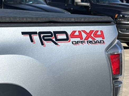 Used 2021 Toyota Tacoma TRD Off-Road image 14