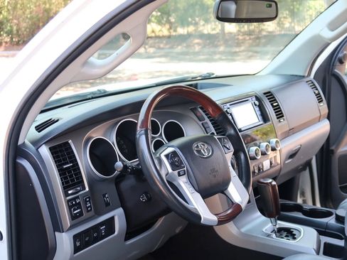 Used 2016 Toyota Sequoia Platinum RWD image 13