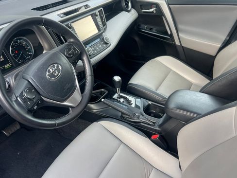 Used 2017 Toyota RAV4 Limited image 7