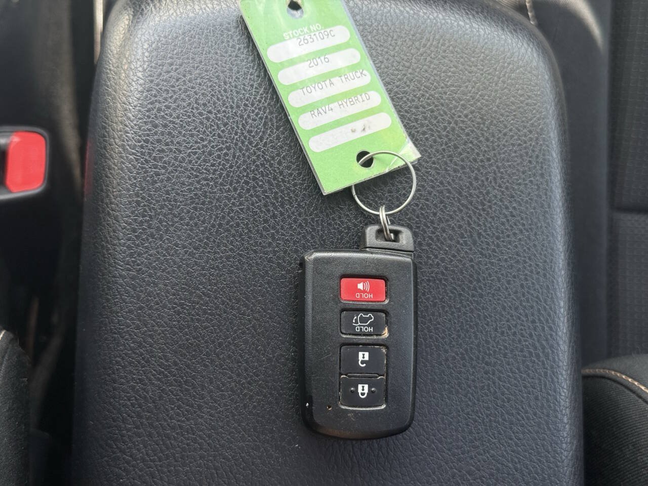 Used 2016 Toyota RAV4 XLE AWD/4WD image 19