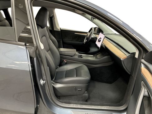 Certified 2023 Tesla Model Y AWD image 13