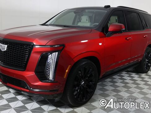 Used 2025 Cadillac Escalade Sport Platinum w/ LPO, ONYX Package image 9