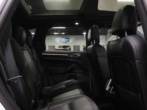 Used 2017 Porsche Cayenne S Platinum image 19