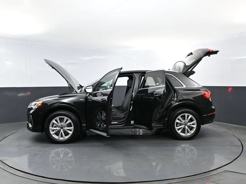 Used 2025 Audi Q3 2.0T Premium AWD/4WD image 32