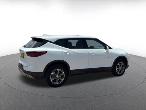 Used 2025 Chevrolet Blazer LT FWD image 11
