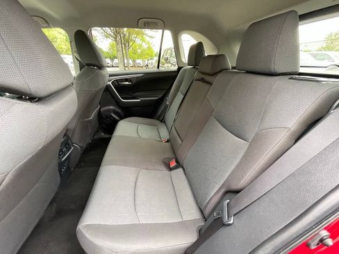 Used 2025 Toyota RAV4 XLE AWD/4WD image 26