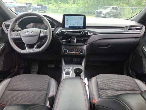 Certified 2025 Ford Escape ST-Line Select AWD/4WD image 18