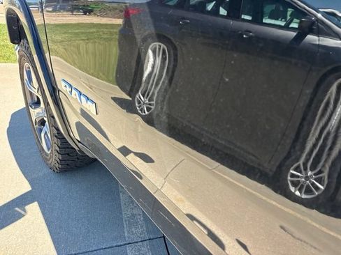 Used 2022 RAM 1500 Laramie AWD/4WD image 5