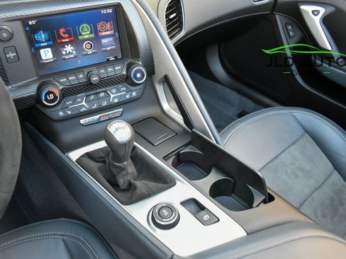 Used 2015 Chevrolet Corvette Z06 w/ 3LZ Preferred Equipment Group RWD image 20