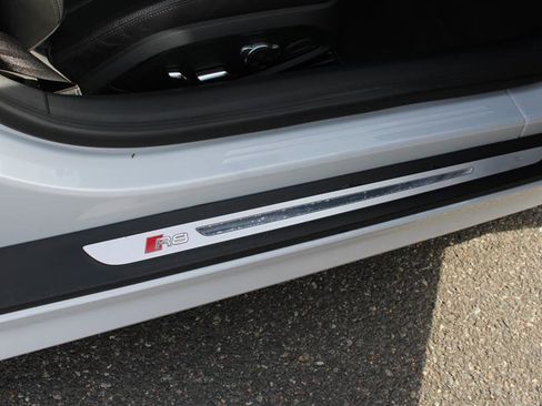 Used 2018 Audi R8 V10 w/ Carbon Exterior Package image 38