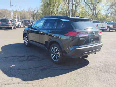 Used 2025 Toyota Corolla Cross XLE AWD/4WD image 5