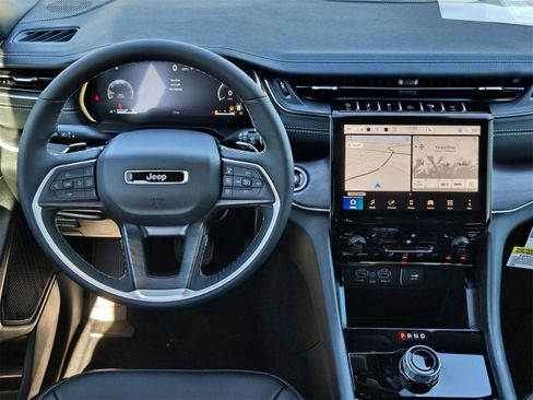 New 2025 Jeep Grand Cherokee Limited w/ Black Appearance Package image 26