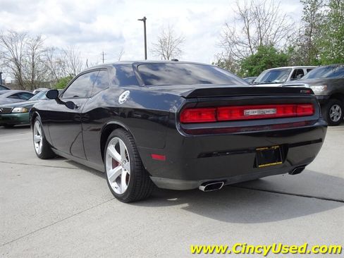 Used 2009 Dodge Challenger SRT8 w/ SRT Option Group II RWD image 9