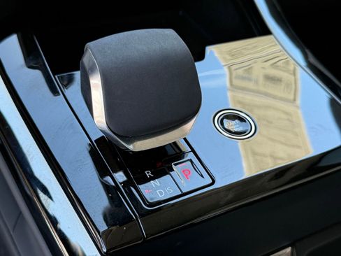 Used 2024 Land Rover Range Rover Sport SE image 31