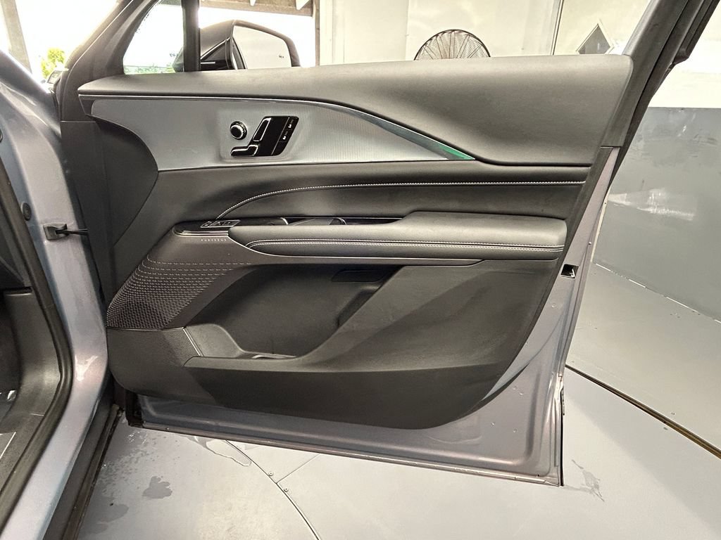 Used 2024 Cadillac Lyriq Tech RWD image 17
