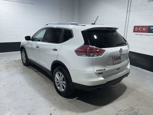 Used 2016 Nissan Rogue SV image 4
