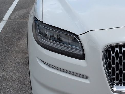 Certified 2023 Lincoln Nautilus Reserve AWD/4WD image 10