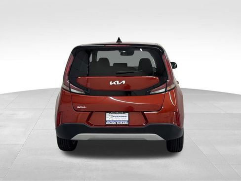 Used 2024 Kia Soul LX w/ Option Group 015 FWD image 6