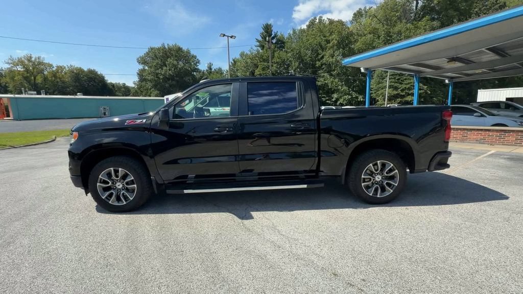 Used 2023 Chevrolet Silverado 1500 RST w/ Z71 Off-Road Package AWD/4WD image 5