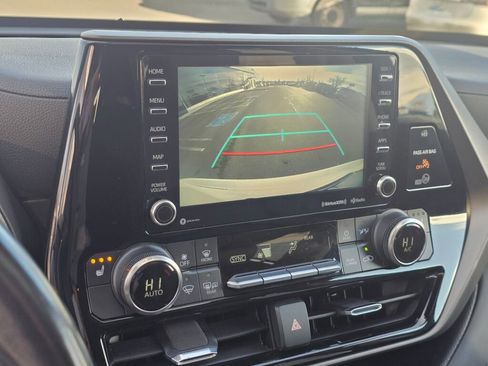 Used 2020 Toyota Highlander XLE image 38