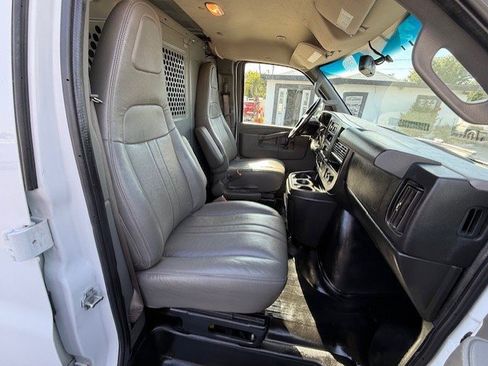 Used 2018 Chevrolet Express 2500 w/ Driver Convenience Package image 22