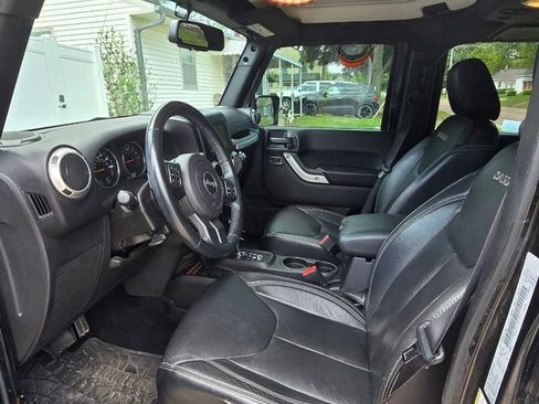 Used 2017 Jeep Wrangler Unlimited Sahara w/ Dual Top Group AWD/4WD image 2