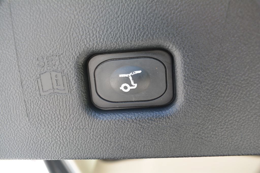 Used 2023 Lincoln Nautilus AWD w/ Premium Package image 24