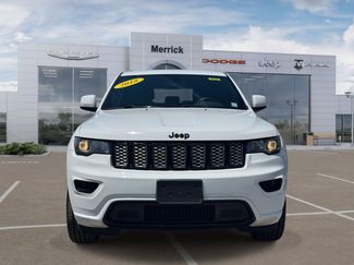 Used 2018 Jeep Grand Cherokee Altitude AWD/4WD video 3