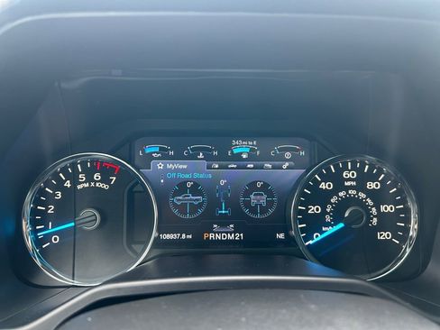 Used 2016 Ford F150 Platinum w/ Equipment Group 701A Luxury image 16