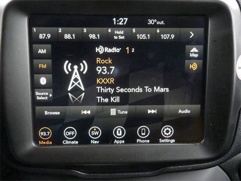 Used 2023 Jeep Renegade Latitude image 20