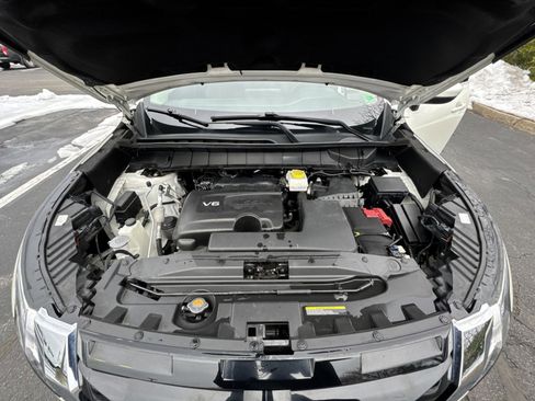 Used 2022 Nissan Pathfinder SV image 35