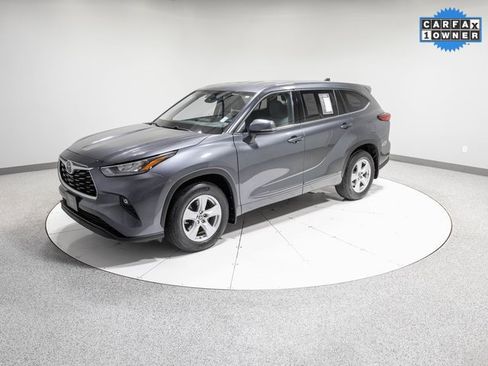 Used 2020 Toyota Highlander LE image 35