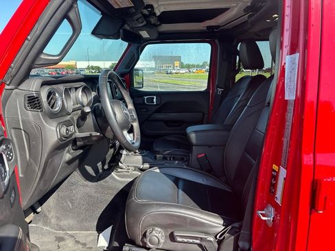 Used 2021 Jeep Wrangler Unlimited Sahara w/ Uconnect 4C Nav & Sound Group AWD/4WD image 9