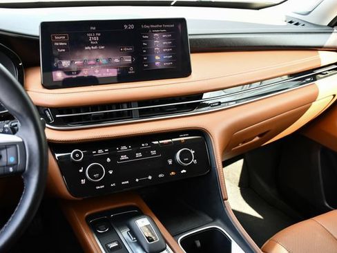 Used 2025 INFINITI QX60 Sensory w/ Vision Package AWD/4WD image 24