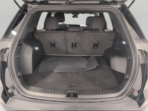 Used 2025 Chevrolet Equinox LT AWD/4WD image 16