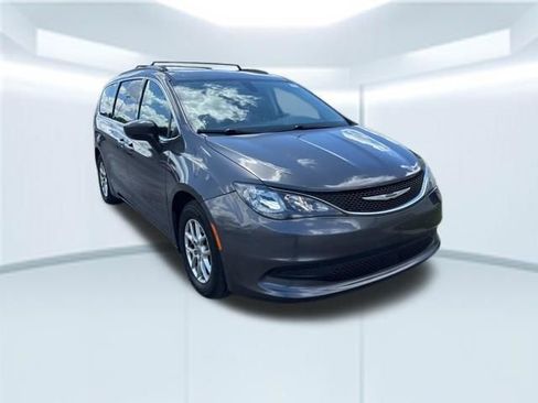 Used 2021 Chrysler Voyager Lxi FWD image 4